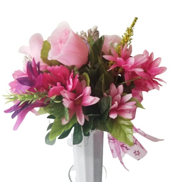 Cemetery Flowers in Spiked Cone  🌺 - Picture 6 of 9